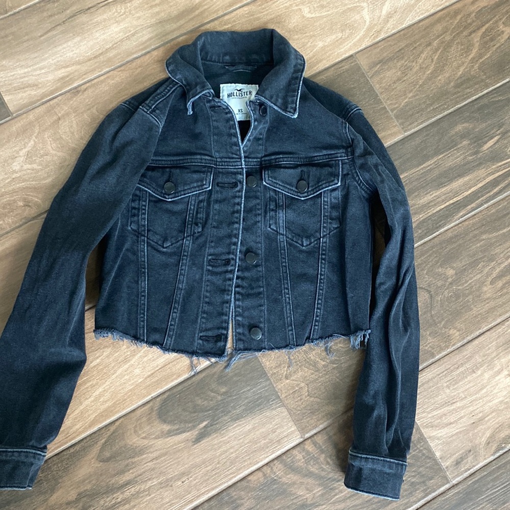 Hollister distressed black denim cut-off jean jacket xs